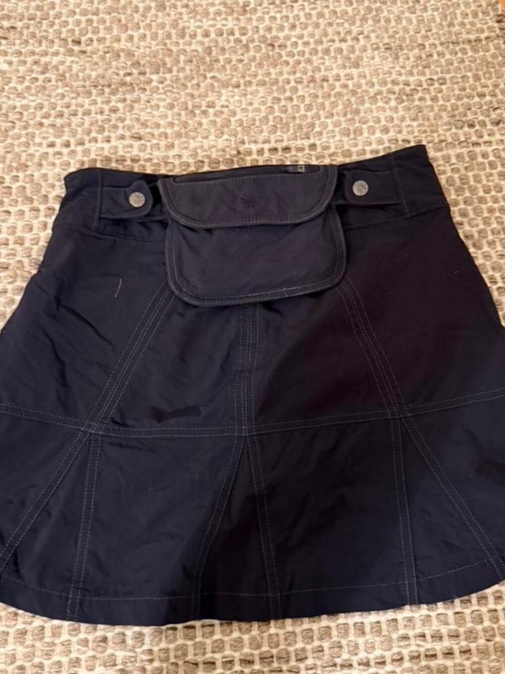 Vintage Athleta Hit the Trail Skort Size 0 Black Convertible Snap Bag